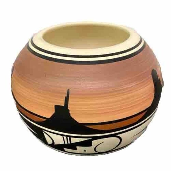 Vintage Native American Indian Art Hand Painted /‎ Desert Skyline - Signed- - Picture 3 of 8